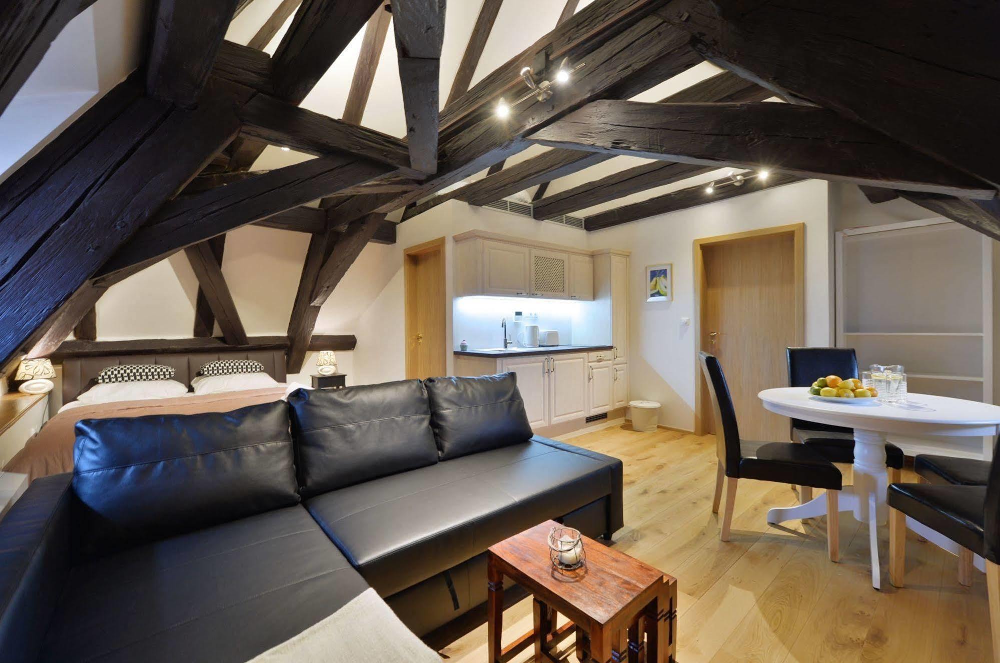 Old Town Boutique Apartments Praag Buitenkant foto