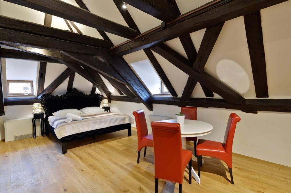 Old Town Boutique Apartments Praag Buitenkant foto